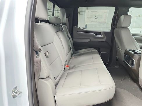 New 2026 GMC Sierra 1500 SLT image 43