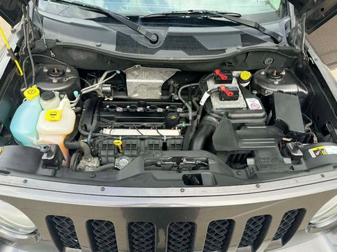 Used 2016 Jeep Patriot Sport image 9