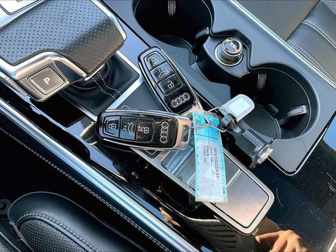 Used 2021 Audi S6 Premium Plus w/ S Sport Package image 13