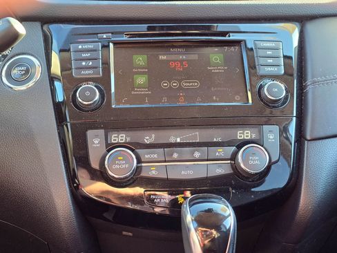 Used 2018 Nissan Rogue SL AWD/4WD image 15