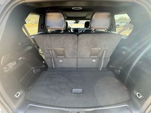 Used 2024 Jeep Grand Cherokee L Limited w/ Luxury Tech Group II image 12