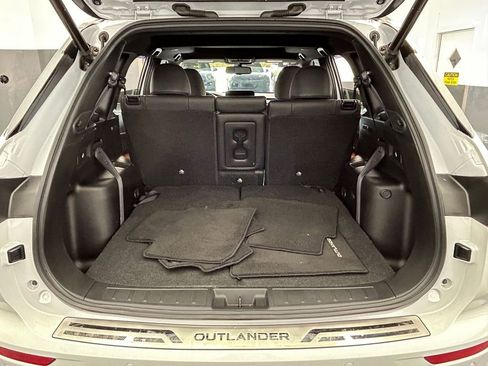 Used 2024 Mitsubishi Outlander SEL AWD/4WD image 46