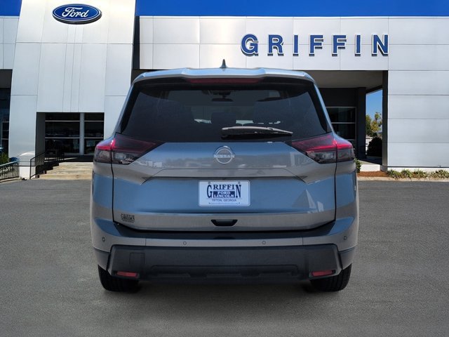 Used 2025 Nissan Rogue SV AWD/4WD image 8
