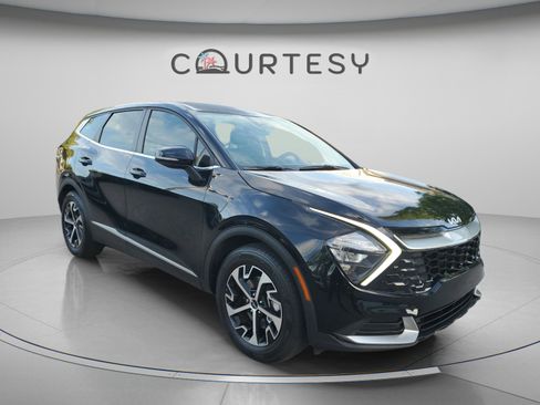 Used 2023 Kia Sportage EX image 5