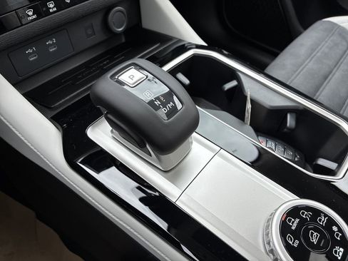 New 2026 Mitsubishi Outlander SE AWD/4WD image 32