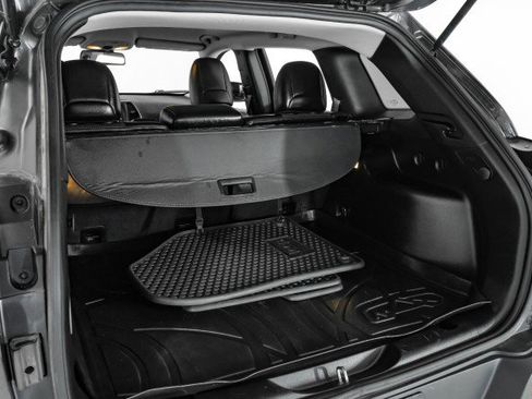 Used 2017 Jeep Cherokee Trailhawk w/ Cold Weather Group image 45