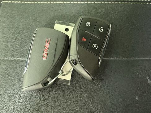 Used 2025 GMC Terrain Elevation image 33