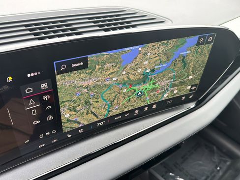 Used 2025 Audi Q6 e-tron Premium Plus w/ Premium Plus image 24