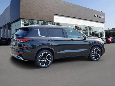 Used 2022 Mitsubishi Outlander SEL AWD/4WD image 2