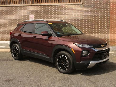 Used 2023 Chevrolet TrailBlazer LT image 1