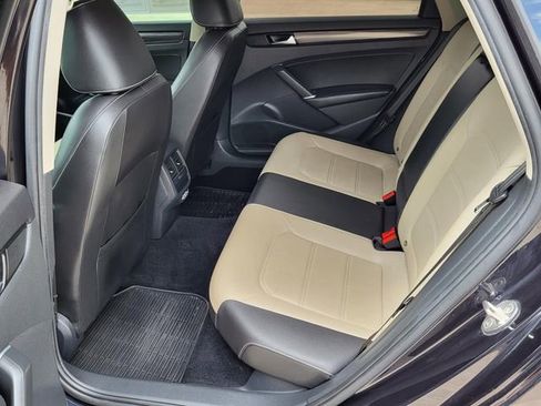 Used 2020 Volkswagen Passat 2.0T R-Line image 16