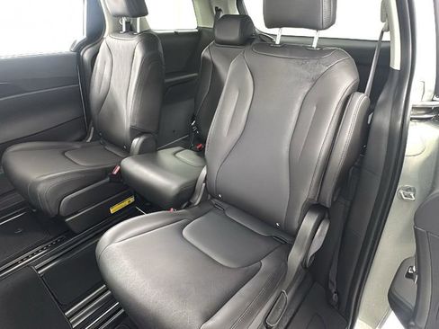 New 2026 Kia Carnival SX w/ SX Dark Edition Package FWD image 12