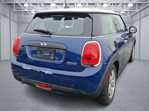 Used 2017 MINI Cooper 2-Door Hardtop image 5