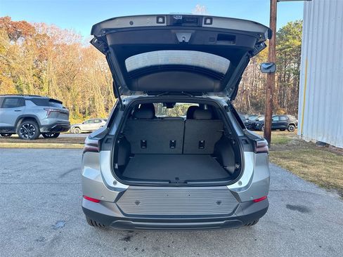 New 2026 Chevrolet Equinox EV LT image 34