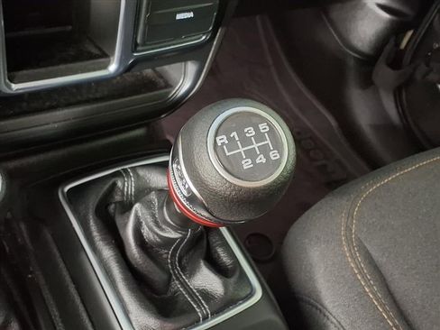 Used 2024 Jeep Gladiator Sport image 19