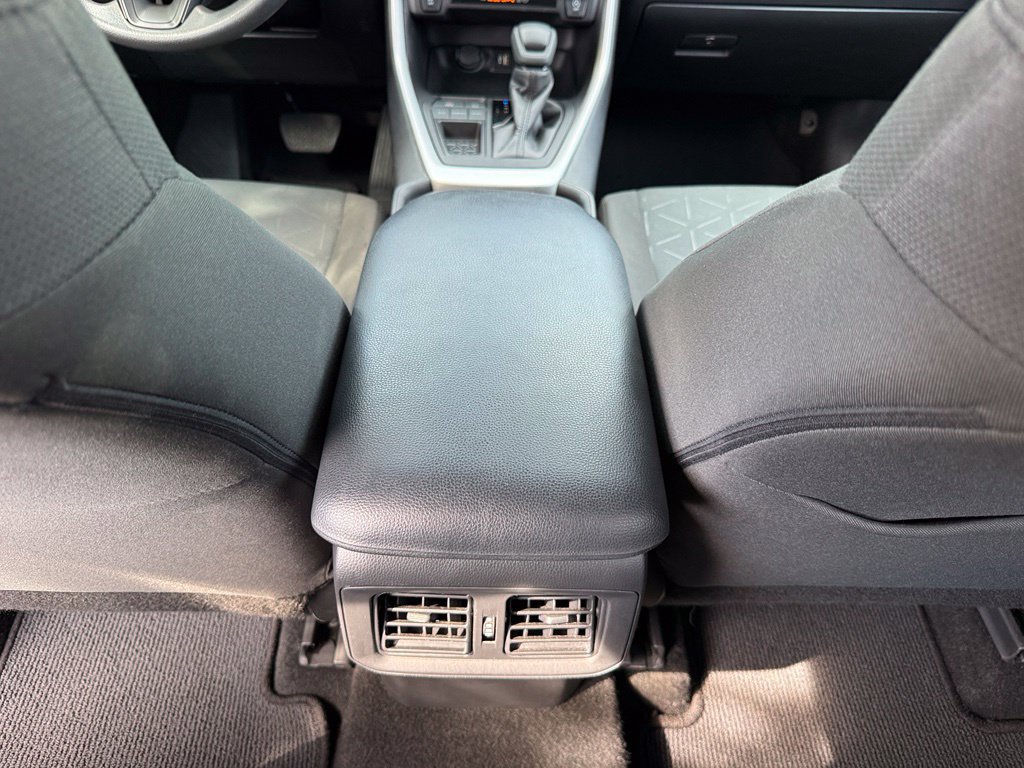 Used 2024 Toyota RAV4 XLE FWD image 29