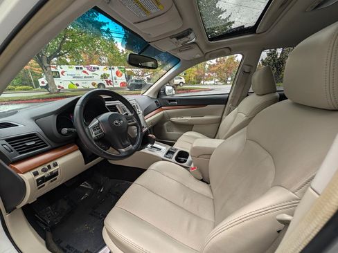 Used 2014 Subaru Outback 2.5i Limited w/ Moonroof Package AWD/4WD image 7