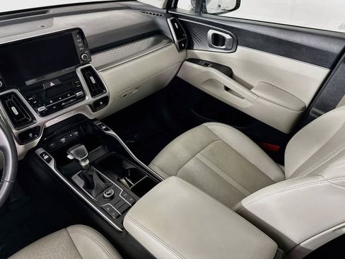 Used 2023 Kia Sorento S w/ Panoramic Sunroof Package FWD image 11