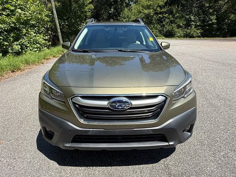 Used 2021 Subaru Outback Premium AWD/4WD image 3