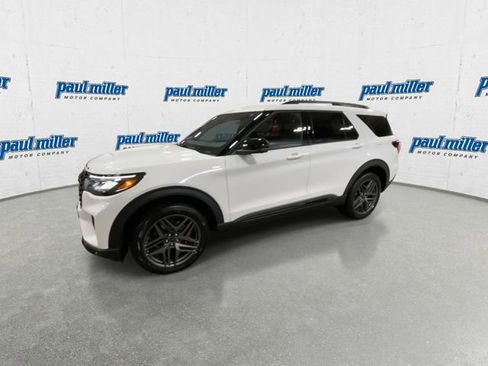 Used 2026 Ford Explorer ST-Line w/ ST-Line Street Pack AWD/4WD image 5