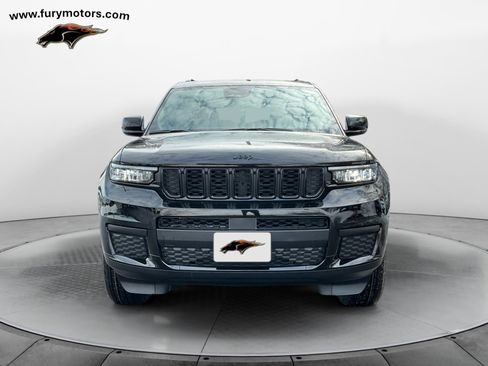 New 2025 Jeep Grand Cherokee L Altitude image 8