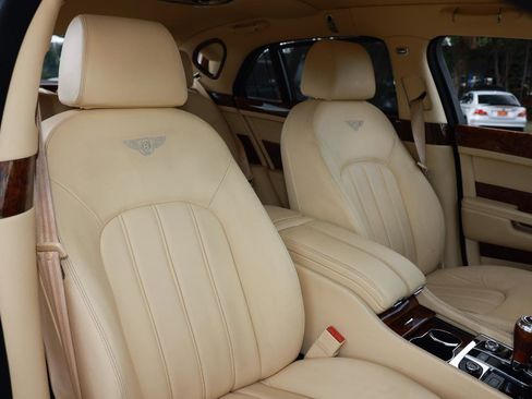 Used 2012 Bentley Mulsanne RWD image 18
