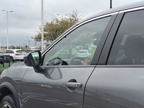 Used 2024 Nissan Rogue SV image 22