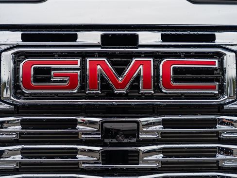 Used 2025 GMC Sierra 3500 Denali w/ Denali Reserve Package image 15