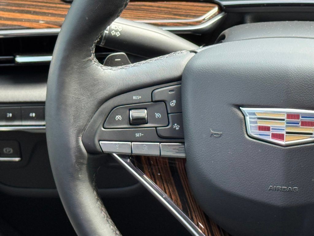 Used 2022 Cadillac Escalade Luxury AWD/4WD image 26