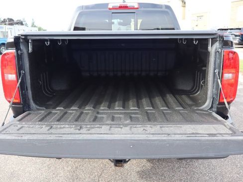 Used 2021 Chevrolet Colorado Z71 w/ Safety Package AWD/4WD image 11