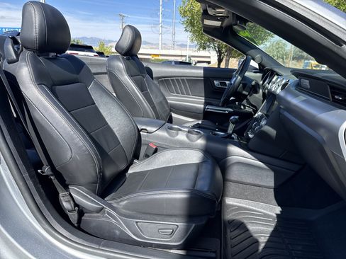 Used 2022 Ford Mustang Premium RWD image 21