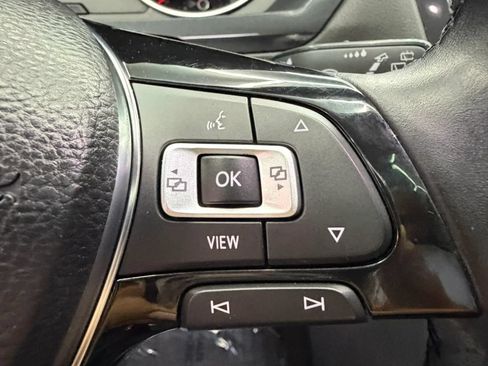 Used 2019 Volkswagen Tiguan SE w/ Panoramic Sunroof Package FWD image 13