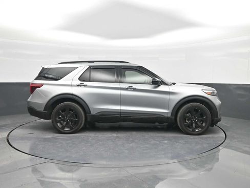 Certified 2024 Ford Explorer ST-Line w/ Class IV Trailer Tow Package AWD/4WD image 9