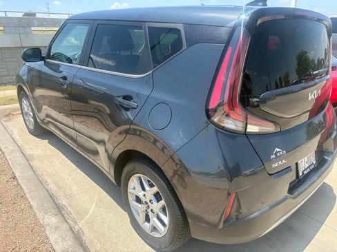 Used 2023 Kia Soul LX w/ Option Group 015 FWD image 5