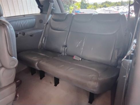 Used 2004 Toyota Sienna XLE image 15