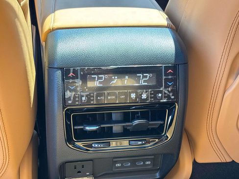 New 2026 Jeep Grand Cherokee Summit w/ Obsidian Package AWD/4WD image 9