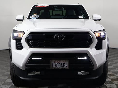 Used 2025 Toyota Tacoma TRD Off-Road image 2