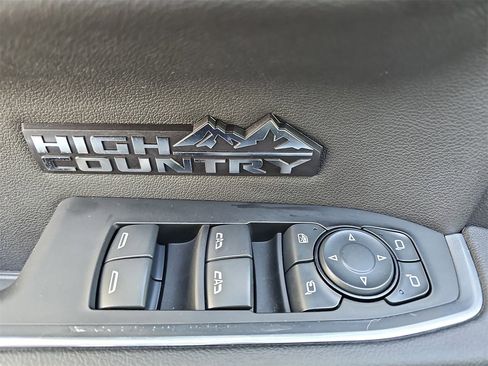 Used 2024 Chevrolet Silverado 1500 High Country w/ Technology Package image 32