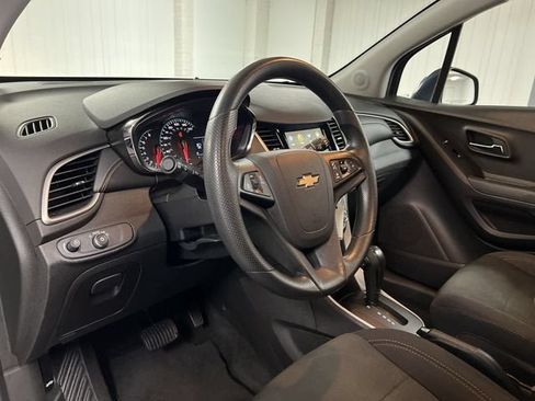 Certified 2019 Chevrolet Trax LS w/ Tint and Cruise Package FWD image 10