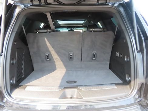 Used 2022 Chevrolet Tahoe RST w/ Luxury Package AWD/4WD image 31