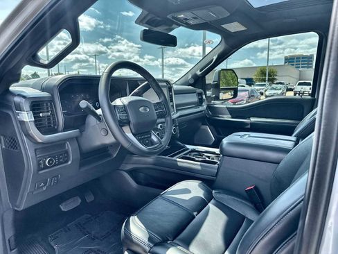 Used 2026 Ford F250 Platinum AWD/4WD image 2