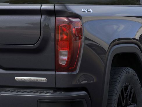 New 2026 GMC Sierra 1500 Elevation image 11