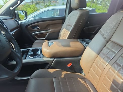 Certified 2023 Nissan Titan Platinum Reserve w/ Moonroof Package AWD/4WD image 4
