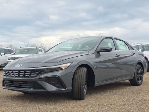 New 2026 Hyundai Elantra SEL Sport Premium FWD image 12