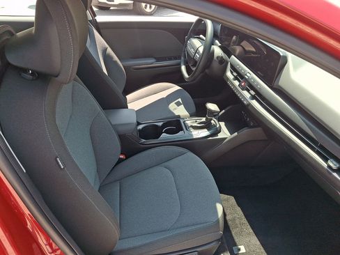 Used 2025 Kia K4 FWD image 13