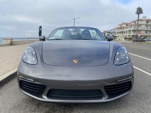 Used 2022 Porsche 718 Boxster RWD image 11