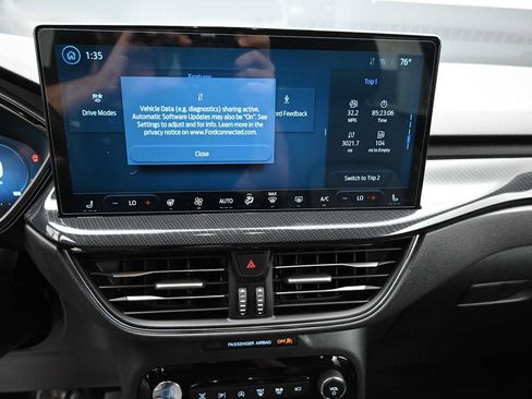 Certified 2025 Ford Escape ST-Line Elite w/ Premium Technology Package AWD/4WD image 39