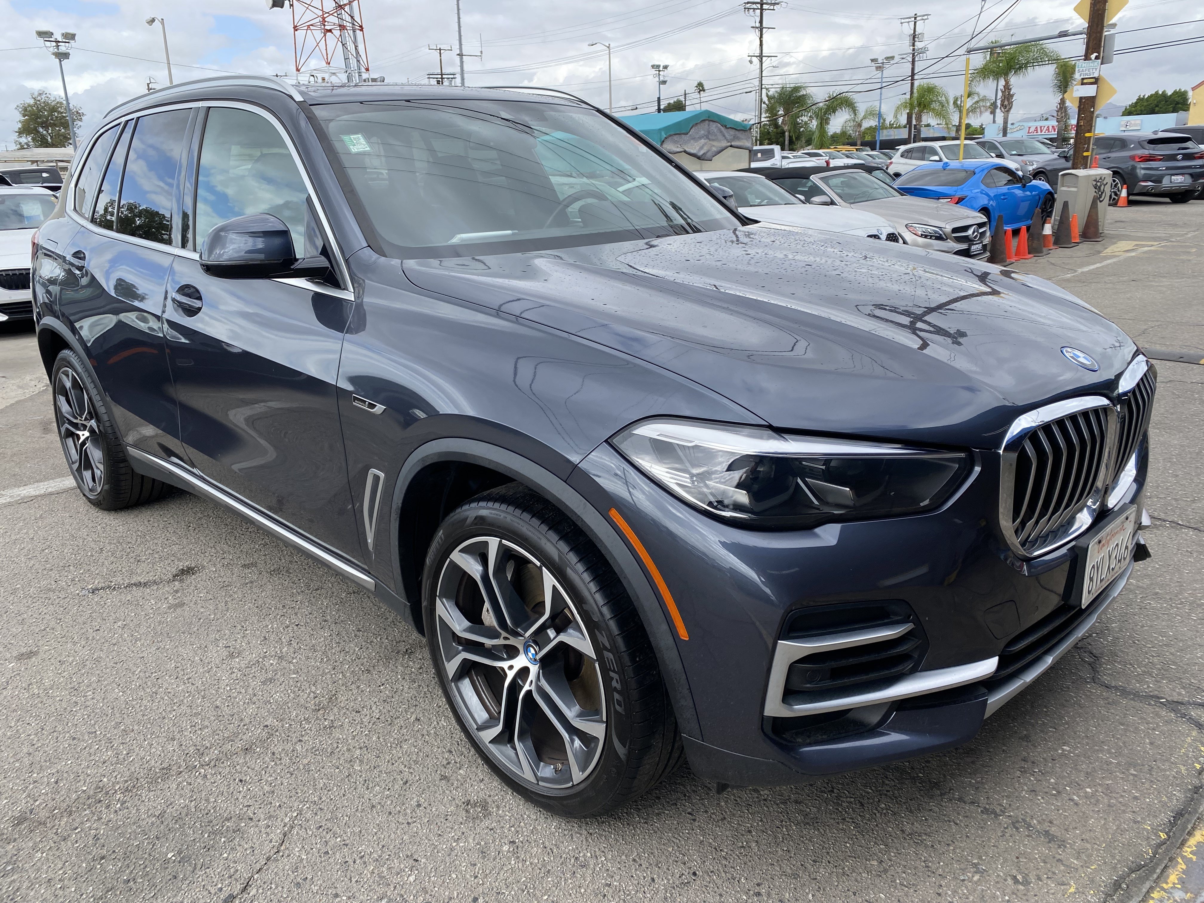 Used 2022 BMW X5 xDrive45e w/ Premium Package AWD/4WD image 8