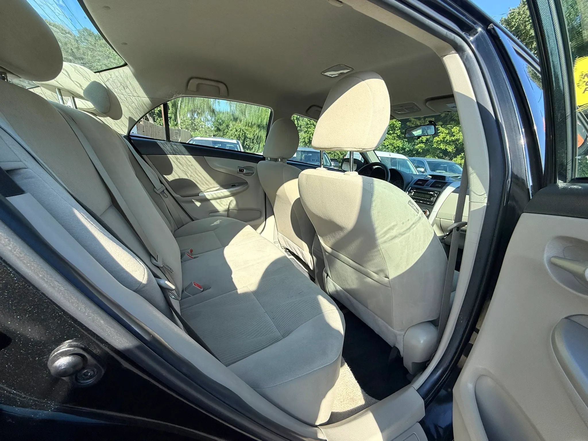 Used 2012 Toyota Corolla LE FWD image 11