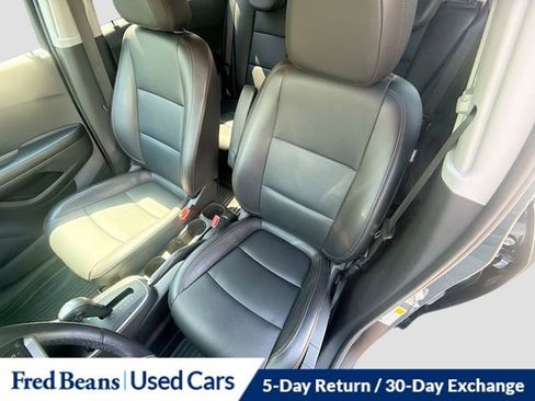 Used 2022 Chevrolet Trax LT w/ Premium Seat Package AWD/4WD image 20